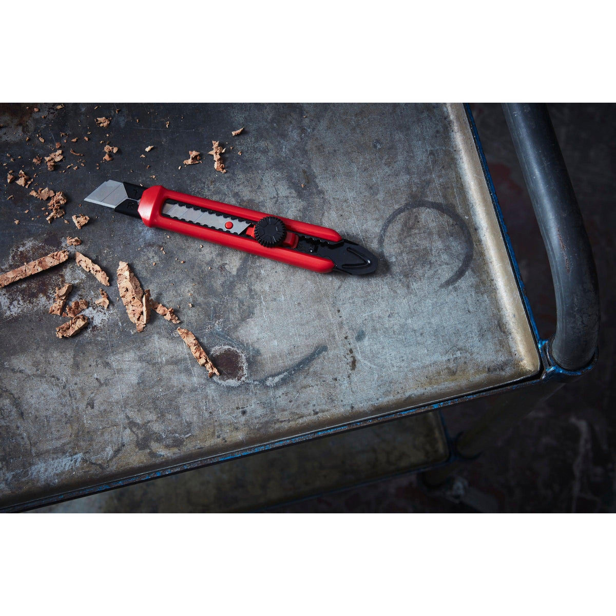 Hultafors SFP 18mm Snap-Off Knife with Tail Fin - Wheel lock (SFP 18W) #lock-type_Wheel lock (SFP 18W)