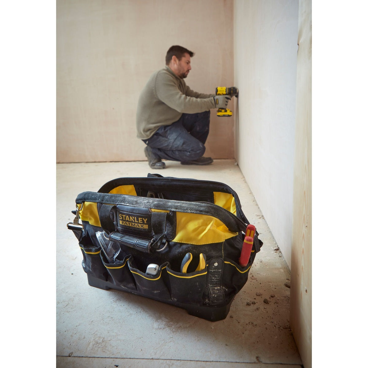 Stanley FatMax 18in tool bag on site