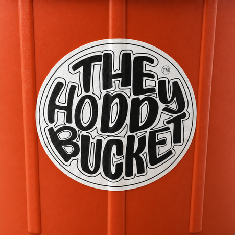 Terracotta Hoddy Bucket – round sticker close-up