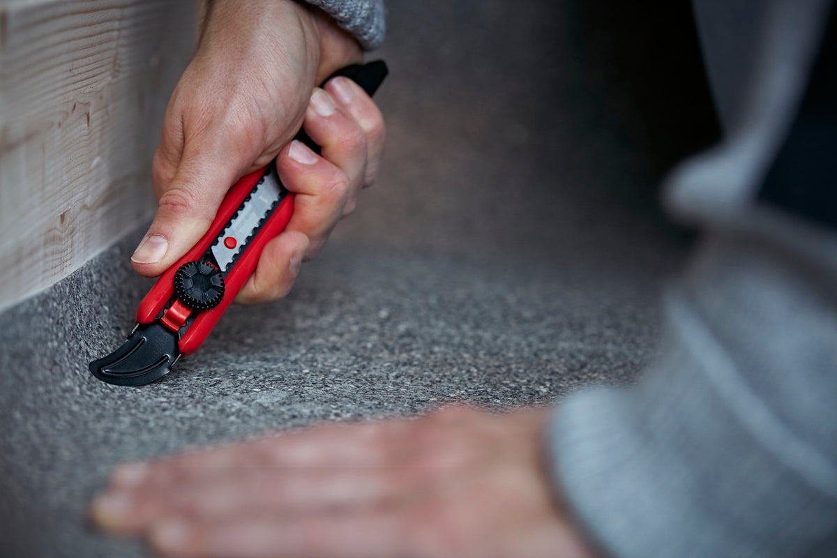 Hultafors SFPB 18mm Snap-Off Knife with Bent Tail Fin - Wheel lock (SFPB 18W) #lock-type_Wheel lock (SFPB 18W)