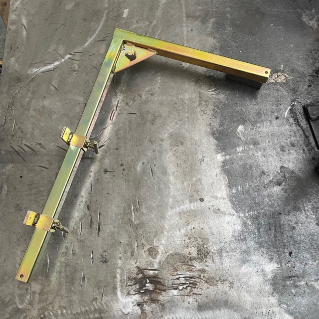 Gallows Bracket with Timber Clamps by Rhinobuild